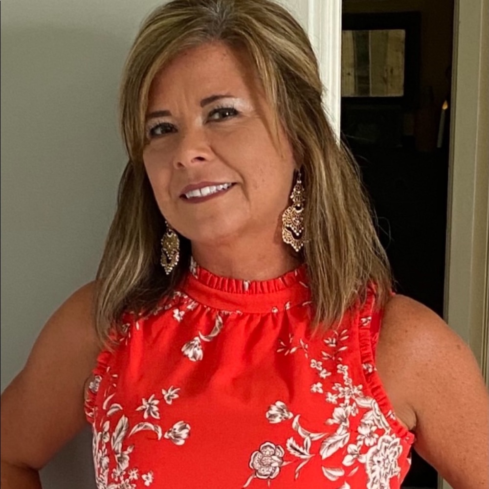 Meet your Posher, Lisa